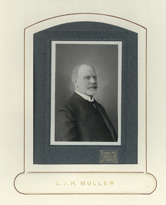 833050 Portret van C.J.H. Muller, lid van de Kamer van Koophandel en Fabrieken te Utrecht, opgenomen in het ...